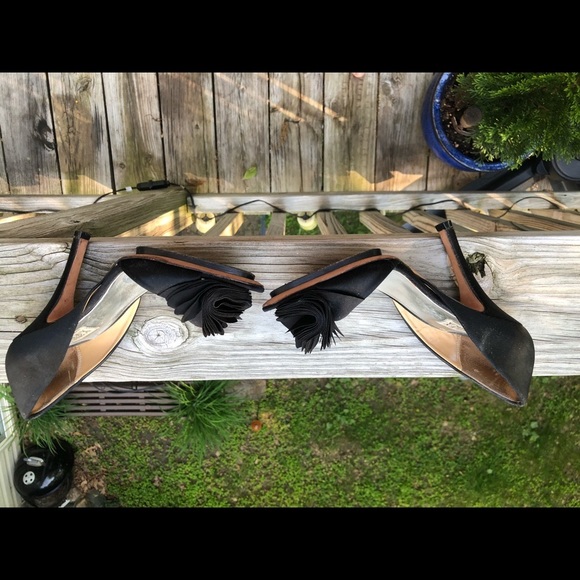 Badgley Mischka Peep Toe Pump - Picture 4 of 5